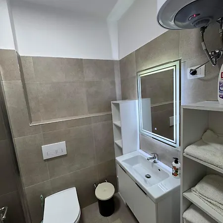 Sunvibe * Golem (Tirana)